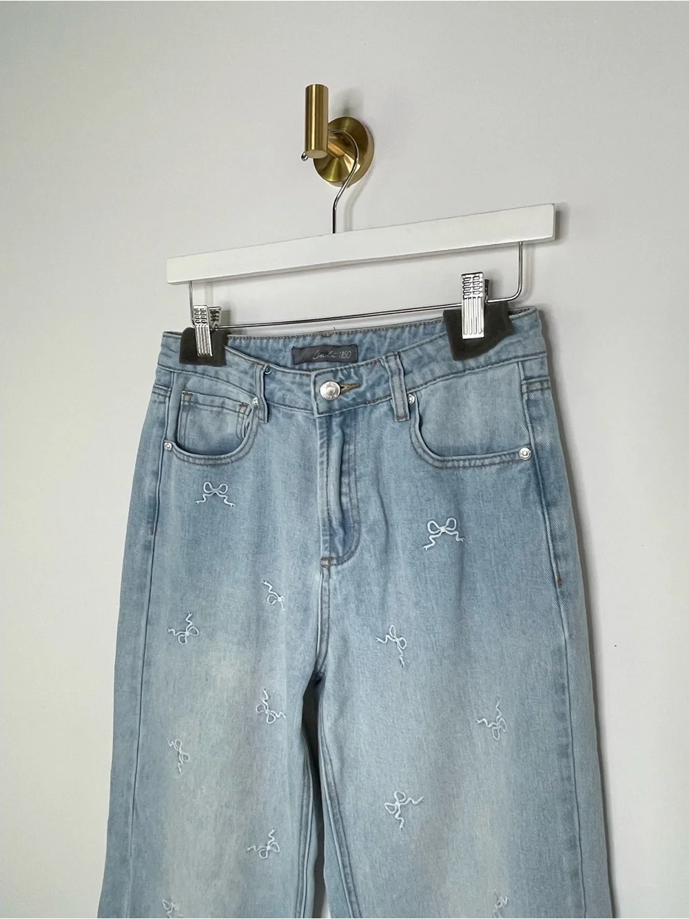 Feminine | Cali 1850 Embroidered Bow Wide Leg Jeans | Light Wash High Rise | 7 - Picture 5 of 11